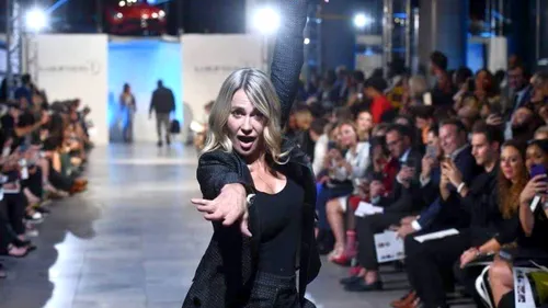 Nadia Comăneci a strălucit din nou pe podium la Săptămâna Modei de la New York | FOTO & VIDEO