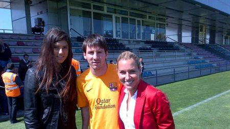 FOTO DE SENZAȚIE!** Sorana Cîrstea s-a pozat cu Messi, Xavi și Pique la antrenamentele BarÃ§ei