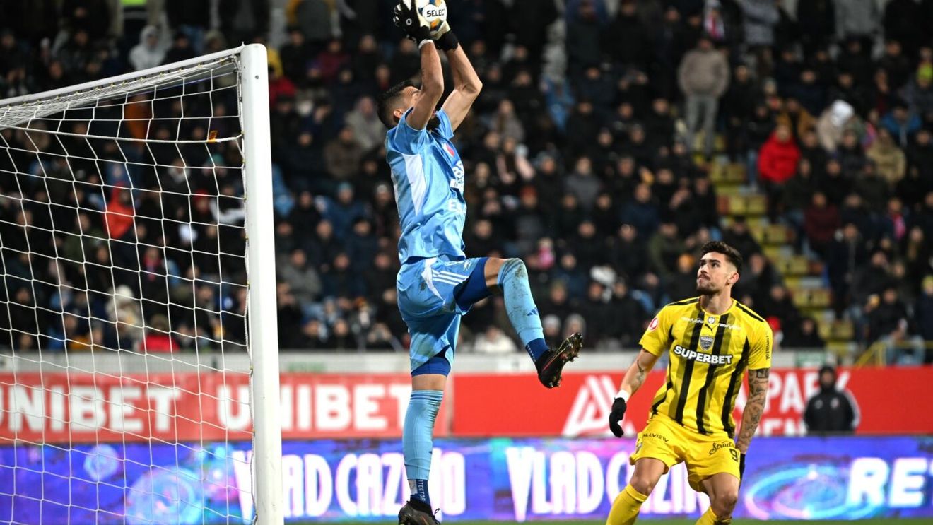 Gafă ireală a portarului în Botoșani – Dinamo la gol: „Nu înțeleg nici Florentin Petre, nici Kopic ce se întâmplă”