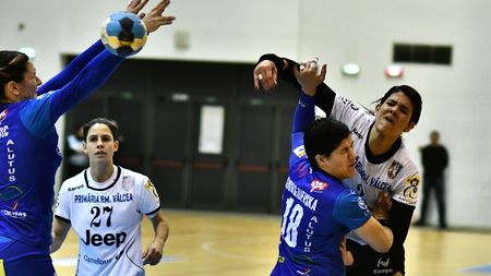 Vâlcea încearcă să-i sufle titlul echipei CSM București, după un sezon la superlativ până la această dată. „Vâlcea are o istorie în spate și încearcă să calce pe urmele fostului Oltchim"