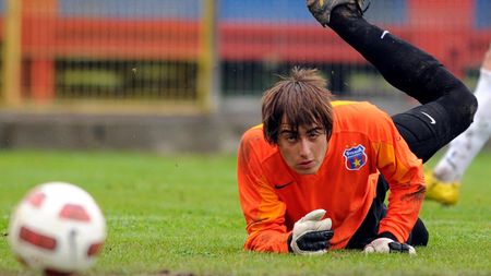 I-au tăiat elanul eroului de la Bistrița!** Amendat de Reghe, Cojocaru a mai primit o lovitură: "Steaua are nevoie de experiență în poartă"