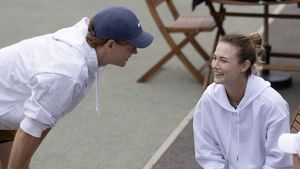 Cuplul anului nu s-a despărțit! Controversatul jucător şi iubita lui rusoaică, împreună la Dubai