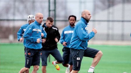 "Fiară" între "elefanți"!** Lăcătuș antrenează la Târgu Mureș o echipă cu media de vârstă de 29,09 ani