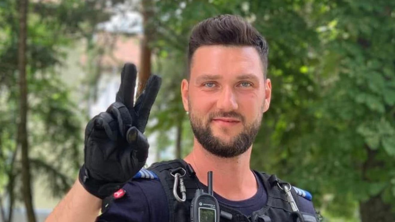 El e jandarmul care a salvat viața unui fan la meciul Dinamo - FC Argeş 6-1! Reacția emoționantă a soției bărbatului care a fost la un pas de tragedie: "Mi-au spus medicii că dacă nu erați..."