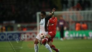 Eric:** "Nu voi uita această zi toată viața! Am pierdut un meci și un dinte, dar arbitrul n-a văzut nimic!"