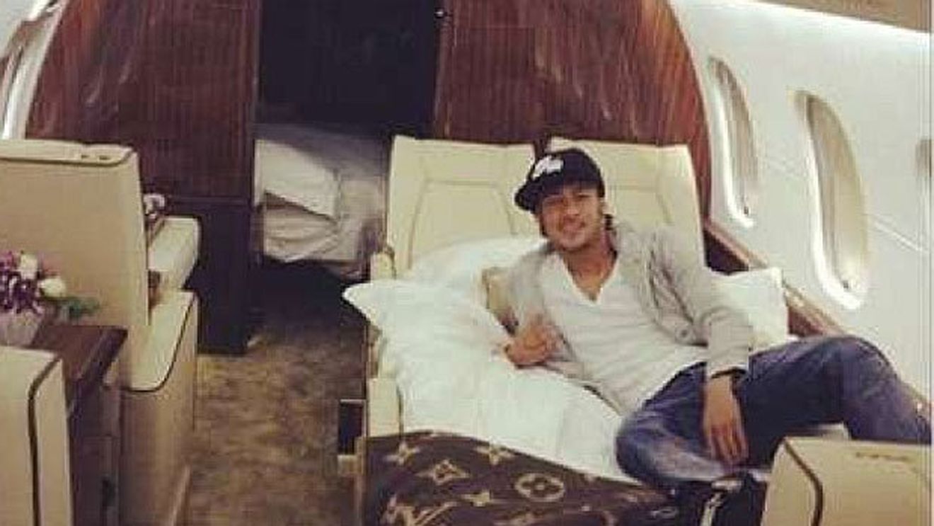 FOTO Motivul pentru care Neymar nu vrea să plece de la Santos:** a fost adus înapoi în Brazilia pe așternuturi "zburătoare" Vuitton