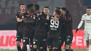 Fantastic pentru Dinamo! Situația excepțională în care nicio echipă din Superliga n-a reușit să ajungă în acest sezon aprinde și mai mult speranțele „câinilor” la titlu