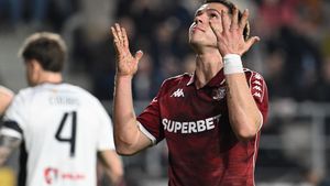 Șapte lanțuri și-o cătușă ascund titlul după ușă în Giulești! Rapid - U Cluj 1-2, cinci puncte diferență și trei ani fără victorie în fața ardelenilor