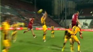 "Este mizerabil ceea ce mi se întâmplă, nu am pățit toată cariera mea așa ceva!"** Hadnagy contraatacă și explică gestul după care Brașovul a fost acuzat de blat cu CFR