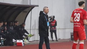 Mircea Rednic dă de pământ cu jucătorii de la UTA după 0-0 cu Hermannstadt: „Te faci tâmplar dacă nu faci față! Trebuie să ai sânge în tine”