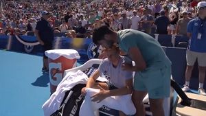 Imagini şocante cu Jannik Sinner în lacrimi! Carlos Alcaraz l-a umilit în finala de la Cincinnati, iar italianul s-a retras în primul set