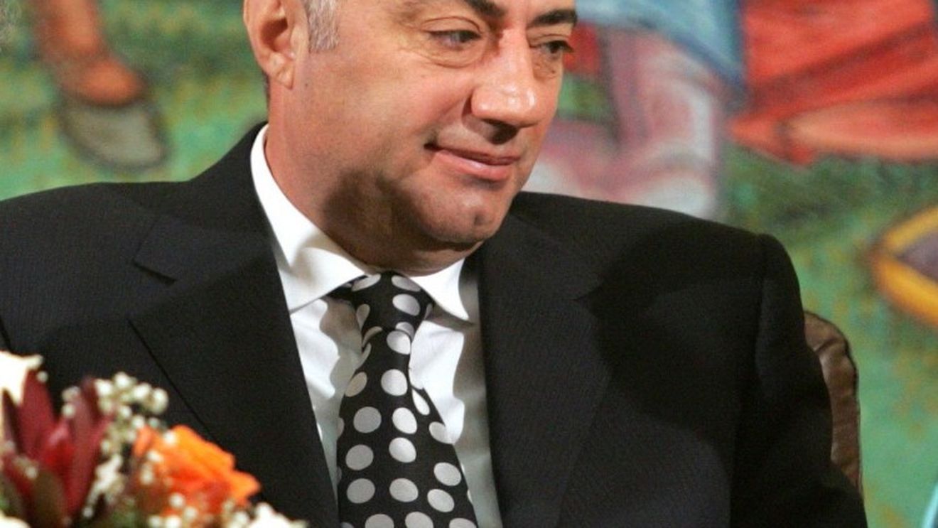 Solomon: "Vrem să sprijinim echipa de fotbal"