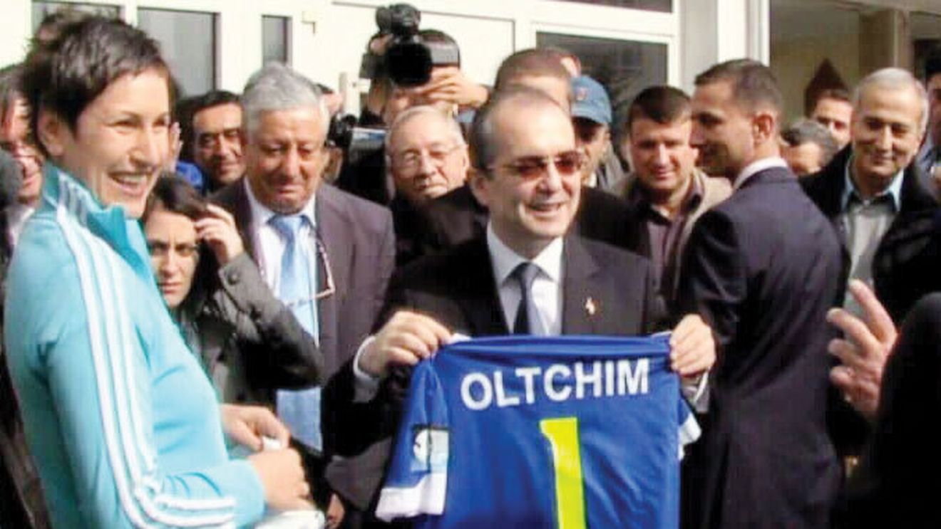 Handbalistele Oltchimului către Emil Boc:** "Ridicați-ne o sală!"
