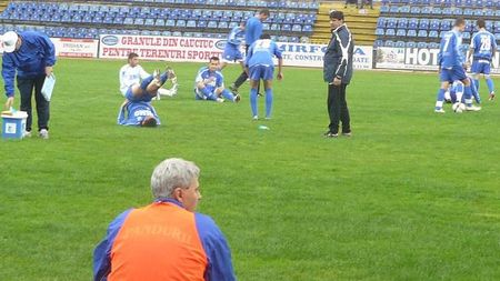 Pandurii și Gloria s-au antrenat pe terenuri vecine