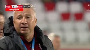 Ce nu s-a văzut la TV! Dan Petrescu, o nouă ieșire ireală la adresa arbitrilor, în Sepsi - CFR Cluj 1-2: „Nu cred că putem spune ce își bagă el” | VIDEO