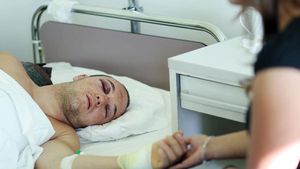 Omul cu nouă vieți.** Încă o dramă în motociclismul românesc: Mihai Stoichescu a suferit un grav accident