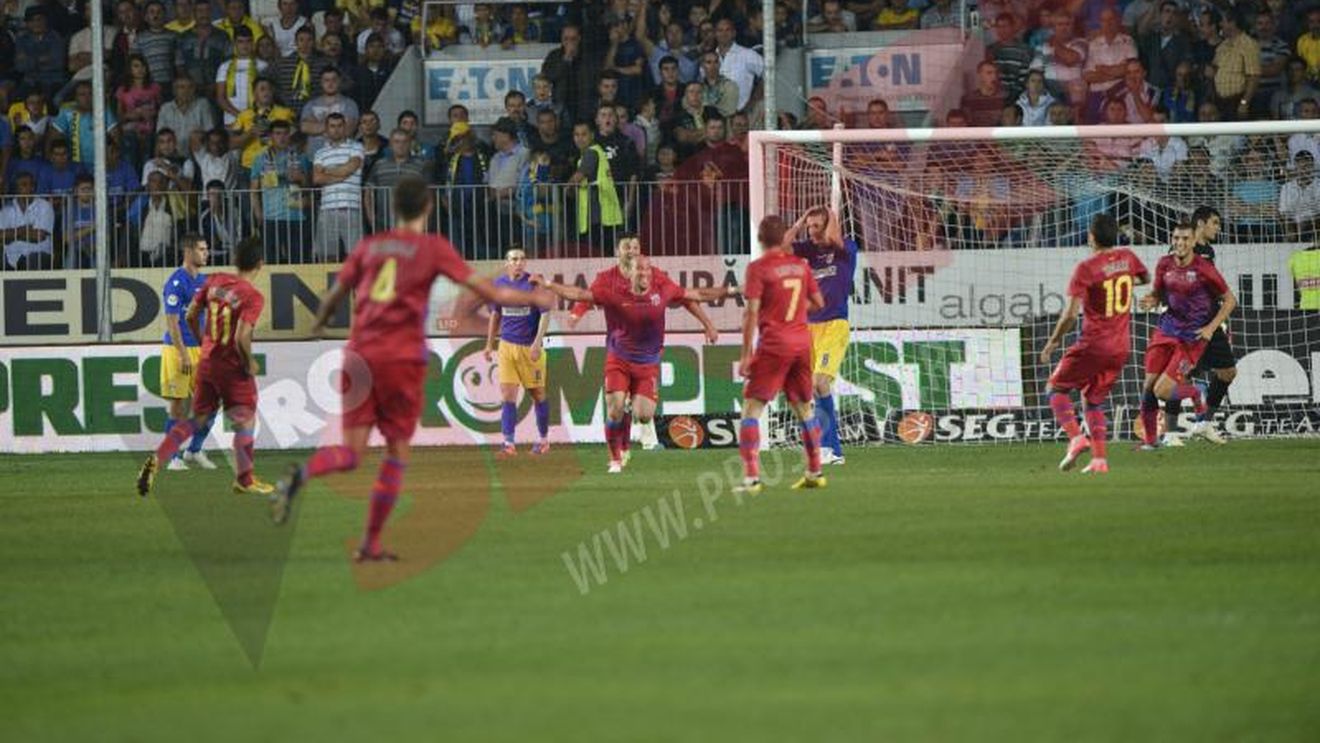 FOTO** Latovlevici e "lunetistul" Stelei!** Cum s-a bucurat fundașul pentru al doilea gol din carieră în Liga 1