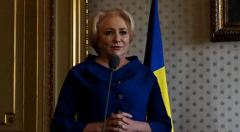 Imagini cu Viorica Dăncilă la plajă în Sulina! Cum a venit îmbrăcat premierul României și de ce a atras toate privirile
