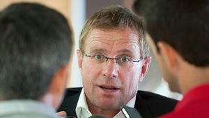 Un antrenor de top recunoaște interesul Milanului, dar e sincer: "Acum există alte lucruri la care să te gândești!"