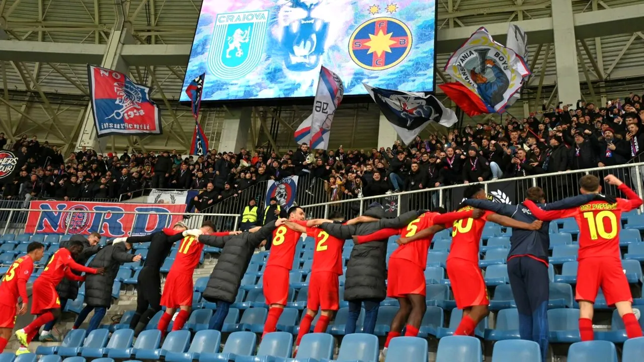 Sărbătoare ca la titlu pentru FCSB, după victoria colosală din deplasarea cu Universitatea Craiova! Fotbaliștii au urcat în tribune pentru a sărbători cu fanii: imaginile momentului în Superliga