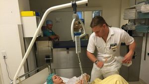 FOTO | Ponor, după operație: "Mai dureros e că nu pot să fiu alături de fete la Glasgow". Cine a vizitat-o la Viena 