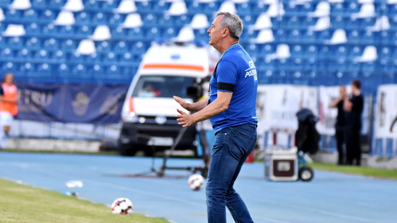 Mircea Rednic și-a ieșit din minți după doar 25 de minute! „Nu vezi că e la el?!” Ieșenii au cerut penalty la căderea lui Răzvan Grădinaru | FOTO