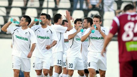 Cum se țineau de șotii Dacian Varga și compania: 3 povești fabuloase de pe vremea Sportului Studențesc! „L-am trimis pe săracul asistent pe la 3-4 farmacii să cumpere Fotbalină!” 😆 VIDEO EXCLUSIV ProSport Special