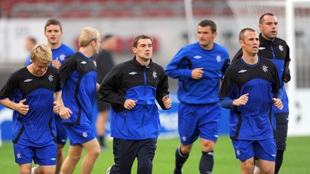 Presa engleză:** "Rangers se teme de mușcătura lupilor din Bărăgan"