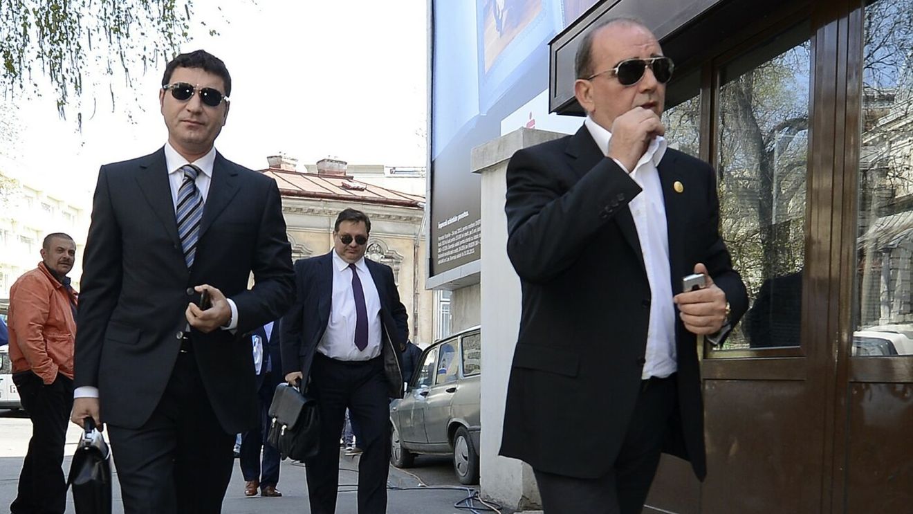 Gigi Nețoiu şi fiul lui Cristi Borcea fac afaceri cu energie! Aşa vin banii: bogătaşii investesc în instalații de stocare la parcul fotovoltaic pe care-l au în Oltenia!