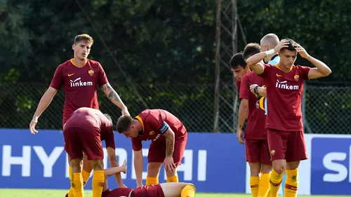 Are genunchiul distrus, dar părinții și agentul nu se hotărăsc unde să fie operat! VIDEO | Un junior de AS Roma are cariera în pericol după o accidentare horror