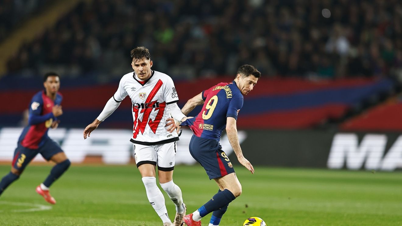 E gata cu transferul lui Andrei Rațiu la Barcelona. Catalanii de la Sport au anunțat decizia finală luată de Flick şi Deco