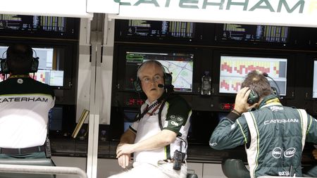 L-am găsit pe Cojocar, spălătorul devenit peste noapte director în Formula 1. Interviu fascinant cu fostul atacant al Stelei. "Mi-au zis: Â«Ai fost fotbalist, nu poți spăla pe jos. De mâine ești directorÂ»"