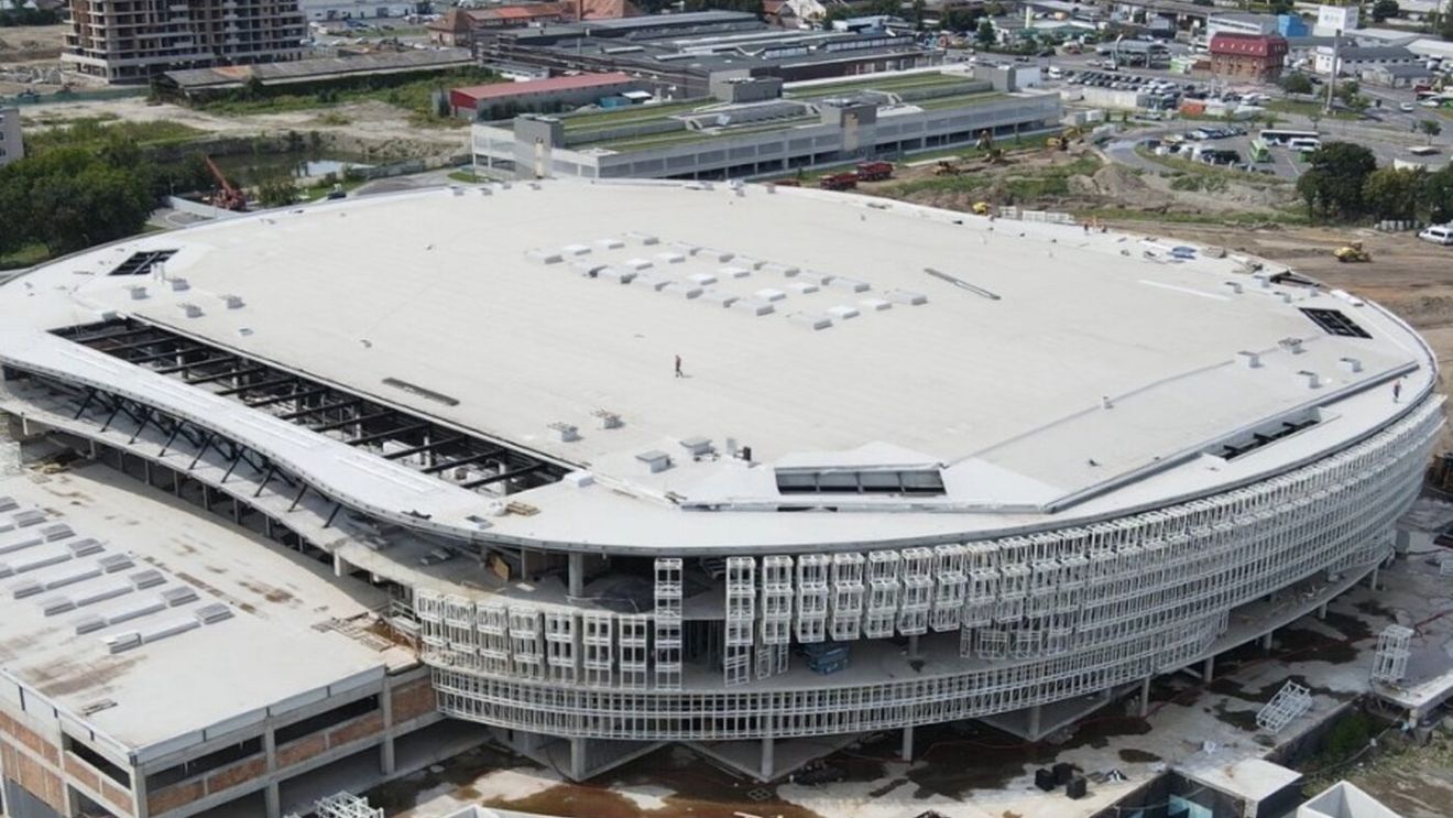 Un an de întârziere a lucrărilor la cea mai mare sală polivalentă din România! „Colosseum-ul” de peste 10.000 de locuri e 58% gata