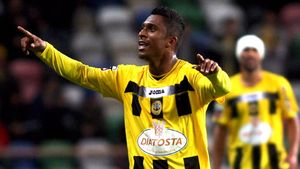 Gigi Becali confirmă ProSport:** "I-am luat pe Wires și Tatu și vrem și doi jucători de la AEK" Și 2 fotbaliști de la Poli sunt pe lista Stelei