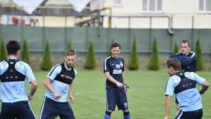 ProSport LIVE | Povești mai puțin știute. Cum a ajuns Mirel Rădoi la naționalele de juniori. "Era ușor 'obraznic'". Marius Niculae a fugit din cantonamentul naționalei de juniori pentru a merge la fast-food