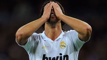 Soția unui fotbalist de la Real Madrid face ravagii: ** Sami Khedira a băgat la ÎNCHISOARE trei jurnaliști!