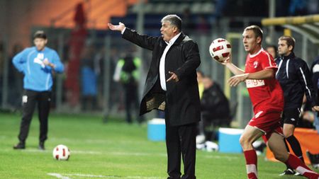 Prunea: "Ando rămâne la Dinamo și după derby-ul cu Steaua! E cel mai mare antrenor din România"