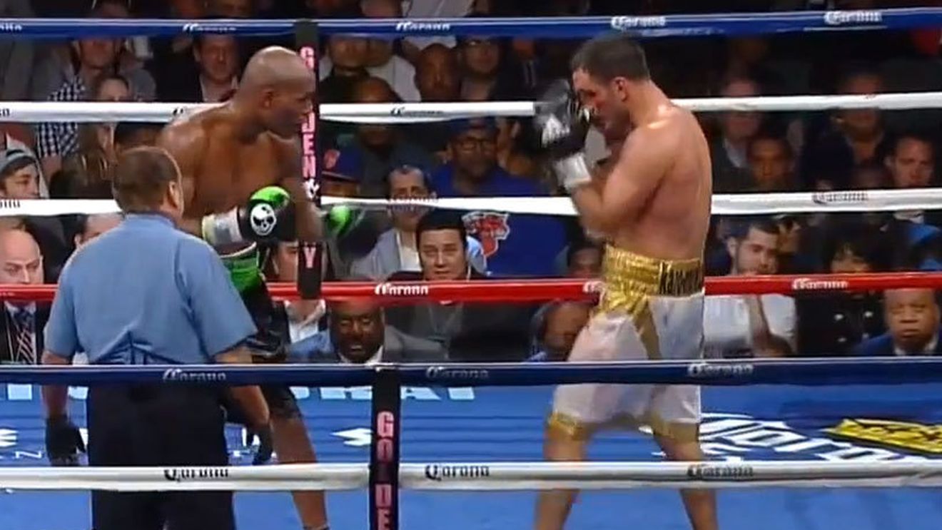 Bernard Hopkins rămâne cel mai în vârstă pugilist cu un titlu mondial ! VIDEO - Moment istoric: "Călăul" a învins un adversar cu 18 ani mai tânăr