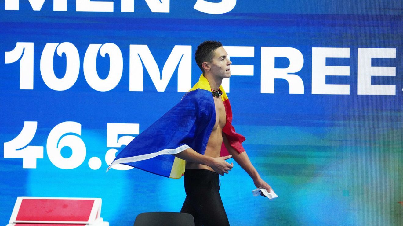 Cursa de aur a lui David Popovici de la Singapore continuă să facă valuri pentru World Aquatics