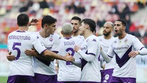 Cine este fanul înfocat al Fiorentinei ajuns pe Arena Națională! Un puști a fost în lacrimi după ce italienii au luat trofeul: „Sunt idolii mei!” | SPECIAL