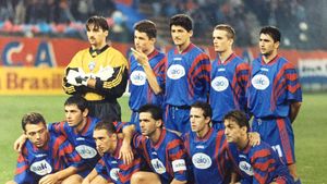 Povestea fotbalistului care a făcut istorie în Ghencea, ofertat de toți granzii bucureșteni, de la Ion Alecsandrescu până la Cornel Dinu și Jean Pădureanu, prieten la cataramă apoi cu francezul Eric Abidal! „Mi s-a spus că vin la Steaua în locul lui Toni Doboș" | SPECIAL