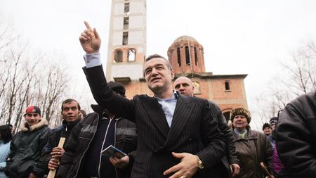 Cum i-a zis "pa" lui Mirel!