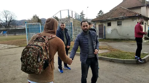 Prima experienţă ca antrenor a lui Emil Dică s-a încheiat după doar câteva antrenamente. Situaţie explozivă la echipa din Câmpulung, lider în Liga a 4-a Argeş