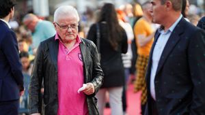 Dumitru Dragomir știe ce s-a întâmplat cu averea lui Irinel Columbeanu și de ce a ajuns pe străzi fostul milionar! „Gagicăreala costă bani. A cheltuit banii de la tatăl lui”