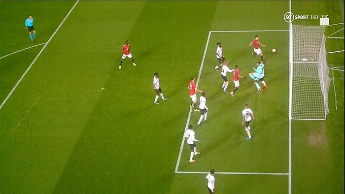Harry Maguire, ratarea anului în Europa! Cel mai scump fundaș din lume n-a putut înscrie cu poarta goală în derby-ul Manchester United - AC Milan | VIDEO