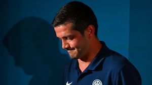 Cristi Chivu a dat răspunsul tranșant: „Sper ca decizia să fie luată înainte”