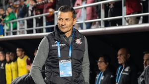 Costel Gâlcă, în al nouălea cer după ce Rapid a devenit lider în Superliga: „Îi felicit! Sunt bucuros de joc”