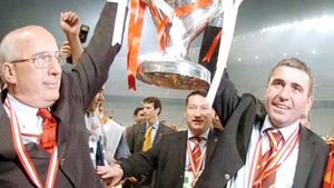 Borcea: "Hagi merită acest cadou, e o mândrie pentru toți românii"** Andone: "Îi va fi foarte greu la Galata"