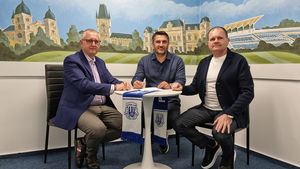 Claudiu Niculescu, prezentat oficial la Poli Iași. Primele declarații ale fostului dinamovist și obiectivul pe care îl are la clubul din Copou