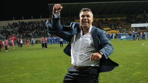 EXCLUSIV - Olăroiu a mai "convins" un român să meargă în Emiratele Arabe Unite!** Are INTERZIS în Liga 1, dar i-a determinat pe arabi să îi umple conturile